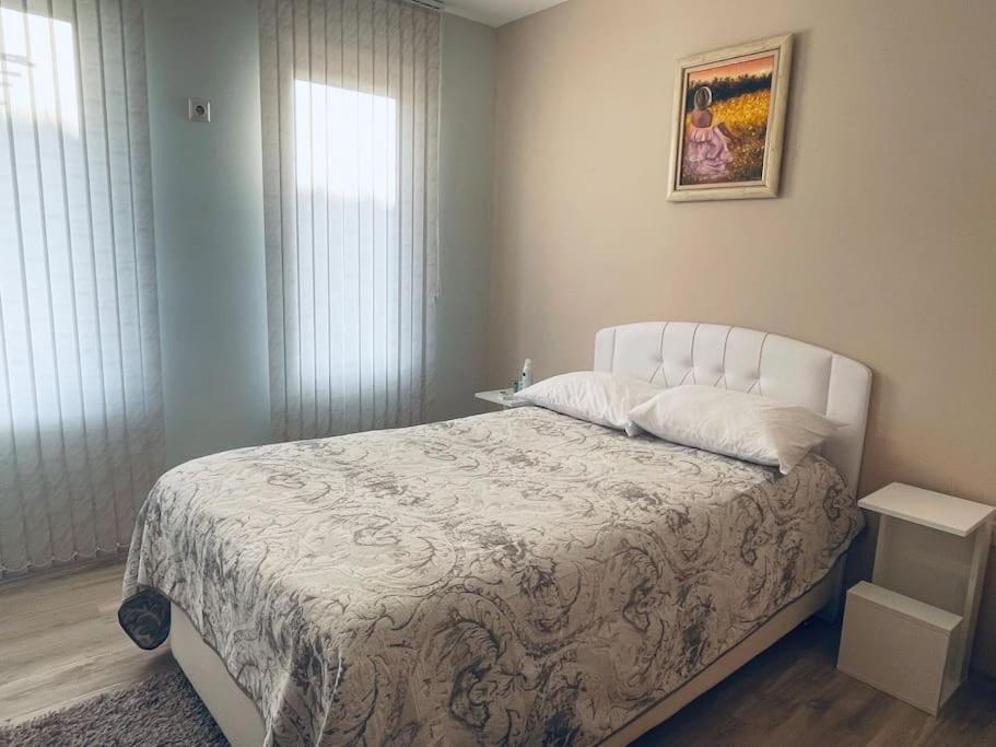 Breeze Apartment Burgas Екстер'єр фото